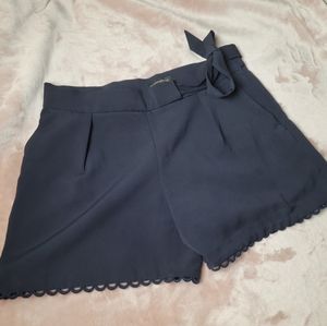Banana Republic- Scalloped Hem Shorts